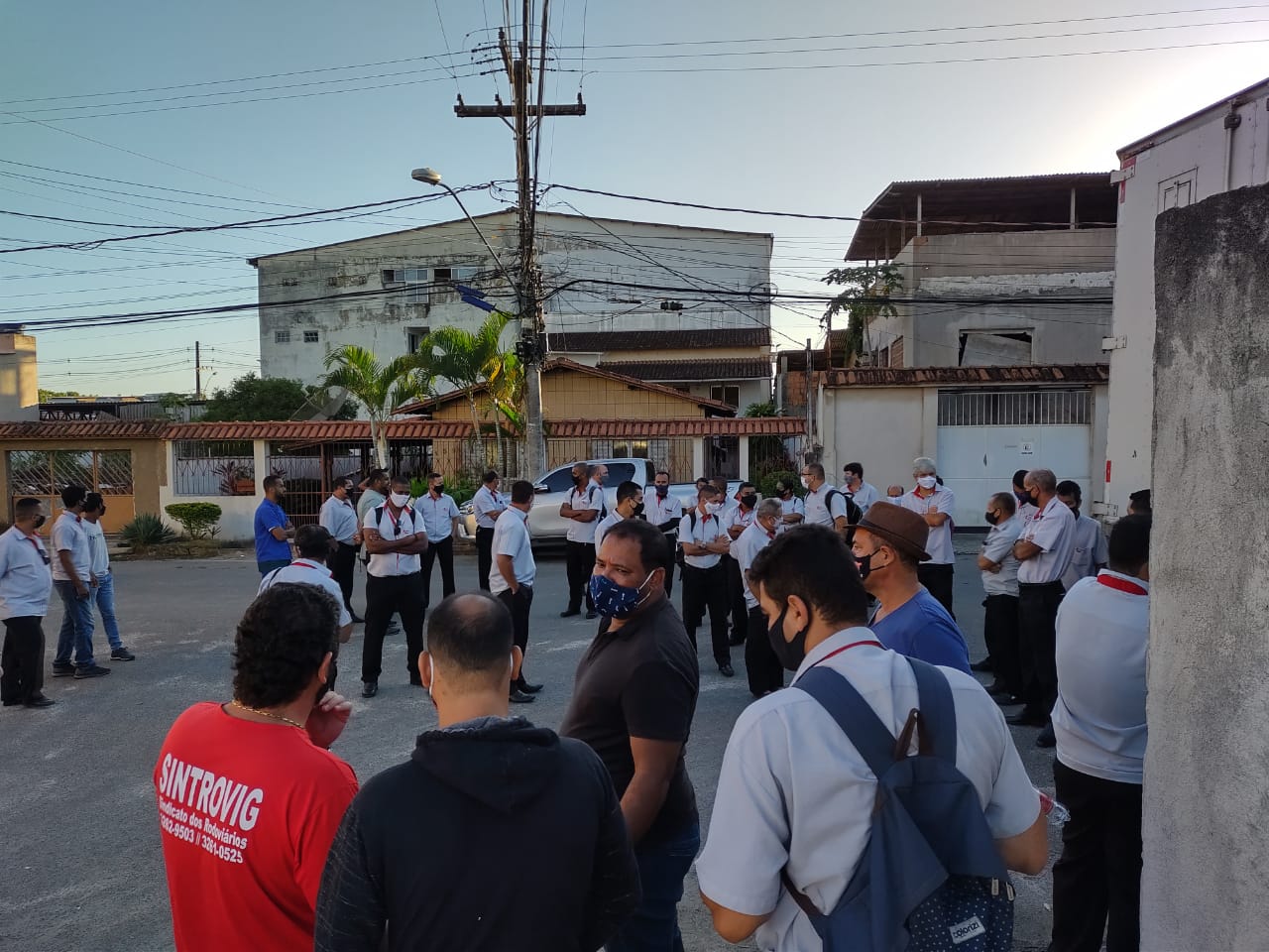 Manifestação dos rodoviários continua e ônibus ficam sem circular em  Guarapari | Portal 27