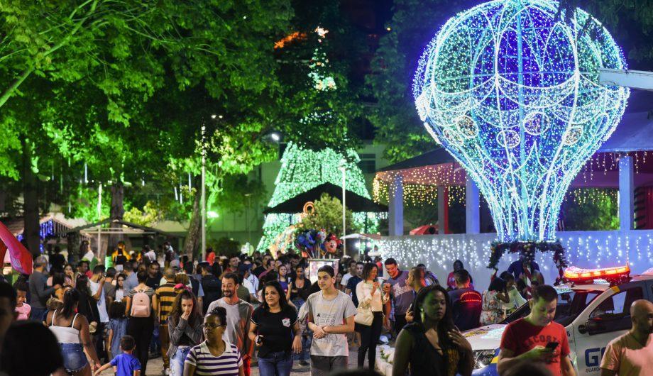 Cachoeiro inaugura sábado (11) decoração de Natal com árvore de 17 metros »  Jornal Dia a Dia