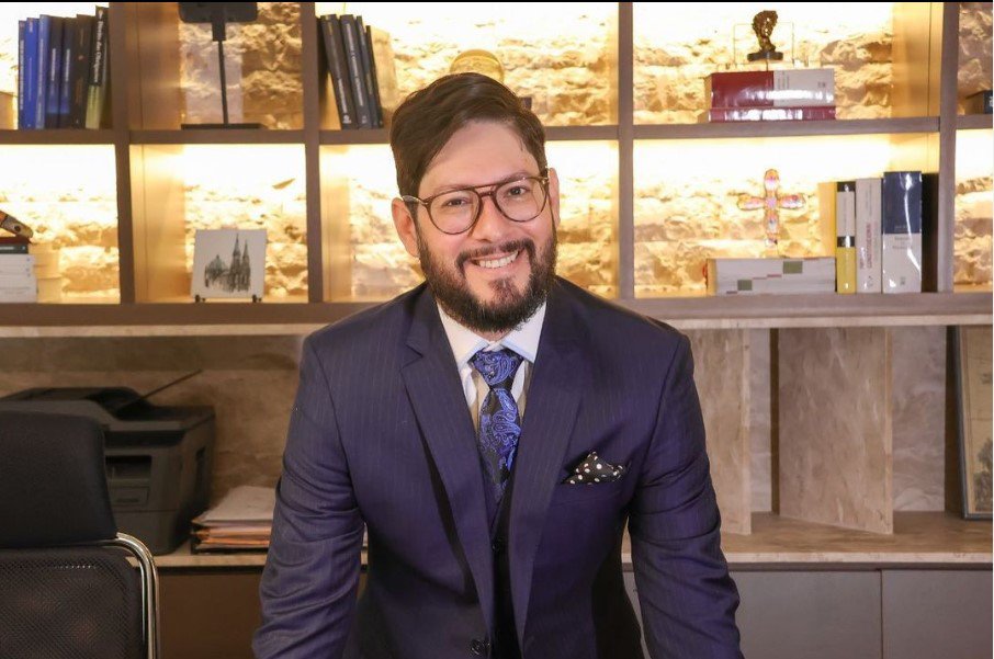 Empresário do filho 04 de Bolsonaro é preso por fraude em compra de armas - Orla Notícias