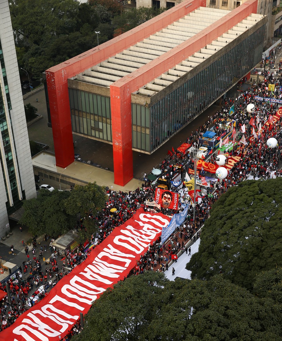 Protesto contra Bolsonaro na avenida Paulista, em SP - Foto: REUTERS/Carla Carniel