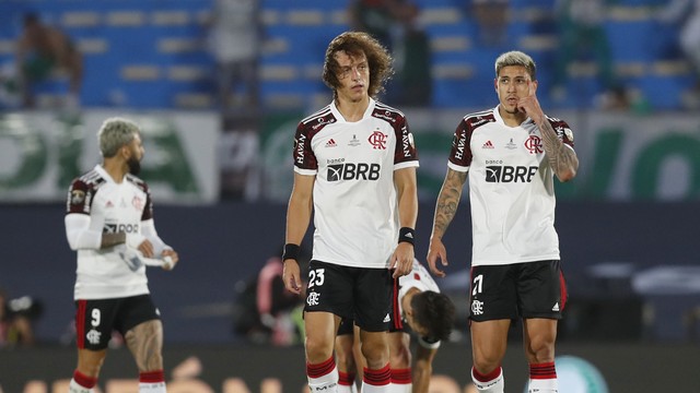 Jogadores do Flamengo lamentam derrota na final da Libertadores