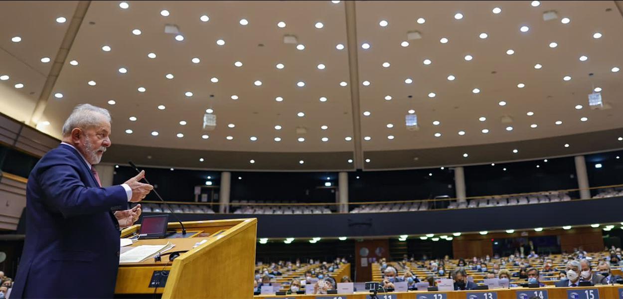 Lula discursa no Parlamento Europeu em 15/11/21