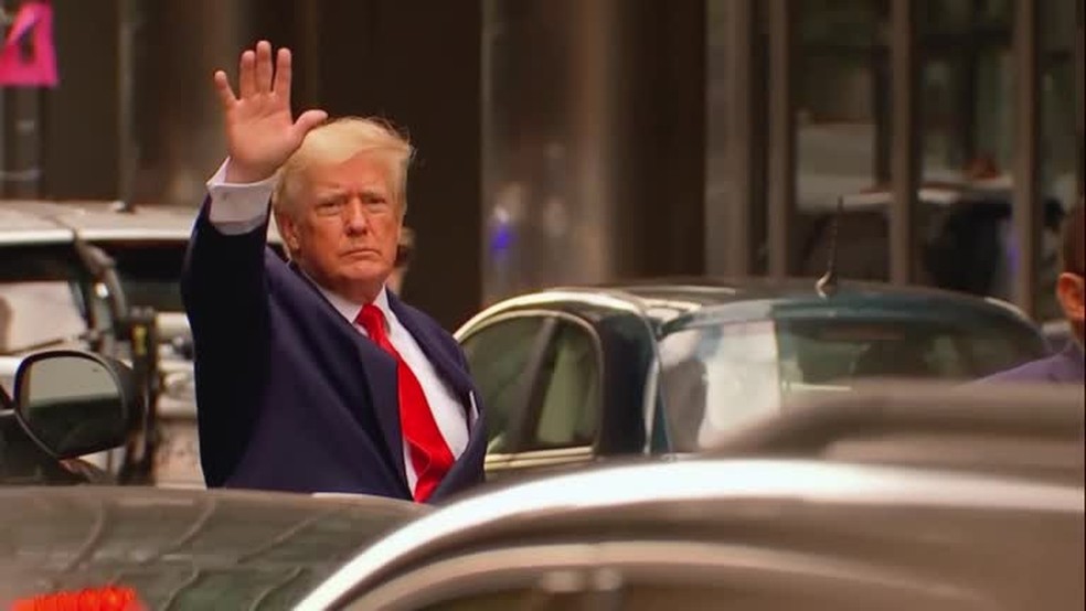 Ex-presidente americano, Donald Trump, deixa a Trump Tower em Nova York, nos EUA - Foto: REUTERS