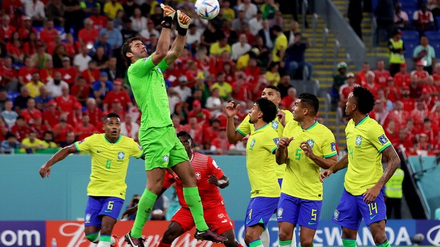 Alisson, Marquinhos, Casemiro, Eder Militão e Alex Sandro durante Brasil x Suíça