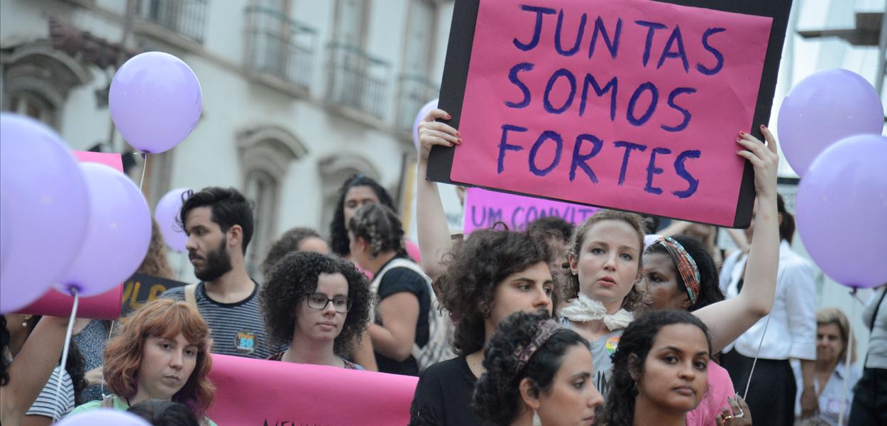 www.brasil247.com - Ato contra a violência de gênero no Rio