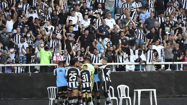 Mbappé comemora o segundo gol da França na final da Copa do Mundo contra a Argentina