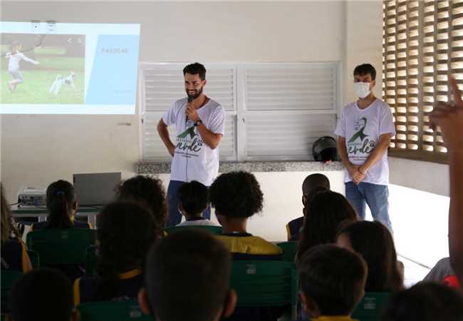 Palestra sobre maus-tratos