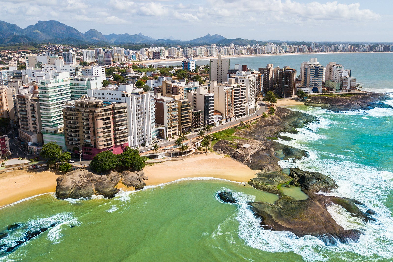 7 belas praias em Guarapari - Explore Guarapari, um belíssimo destino do  litoral do Espírito Santo - Go Guides