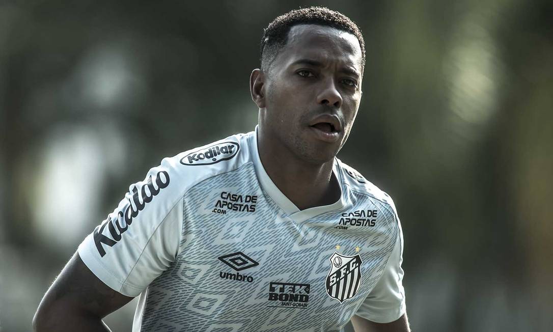 Robinho chegou a treinar no Santos, mas sua contratação melou após reação negativa de torcedores e patrocinadores Foto: Ivan Storti/Santos/Divulgação