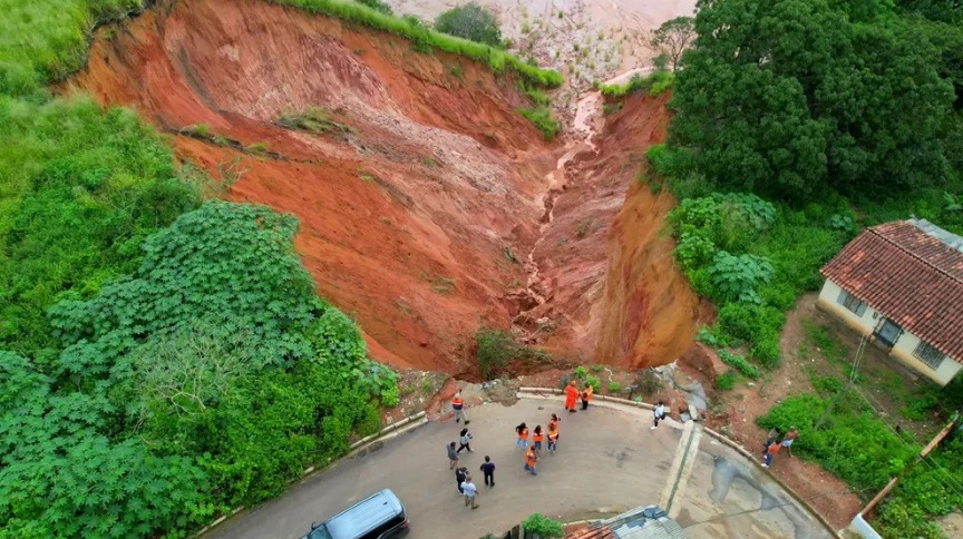 Chuvas ampliam crateras que ameaçam município maranhense