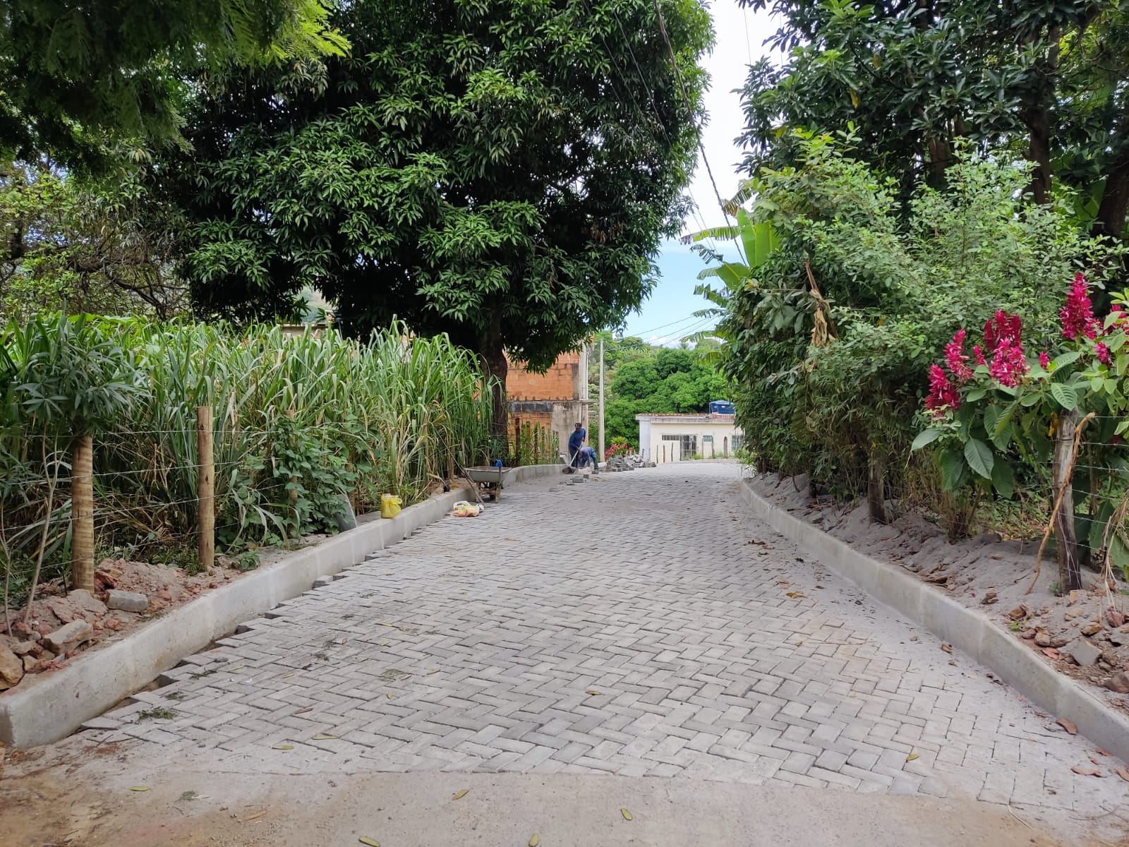 Comunidade de Belo Horizonte: 02 ruas recebem pavimentação.