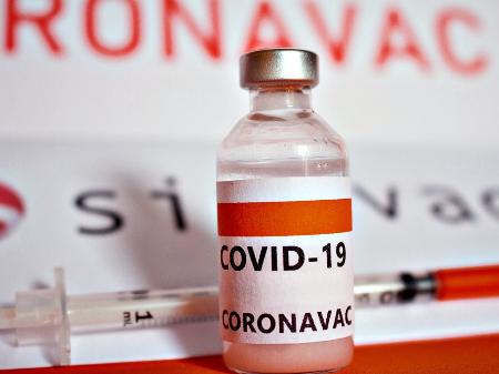 CoronaVac: Indonésia libera uso para adolescentes com mais de 12 anos