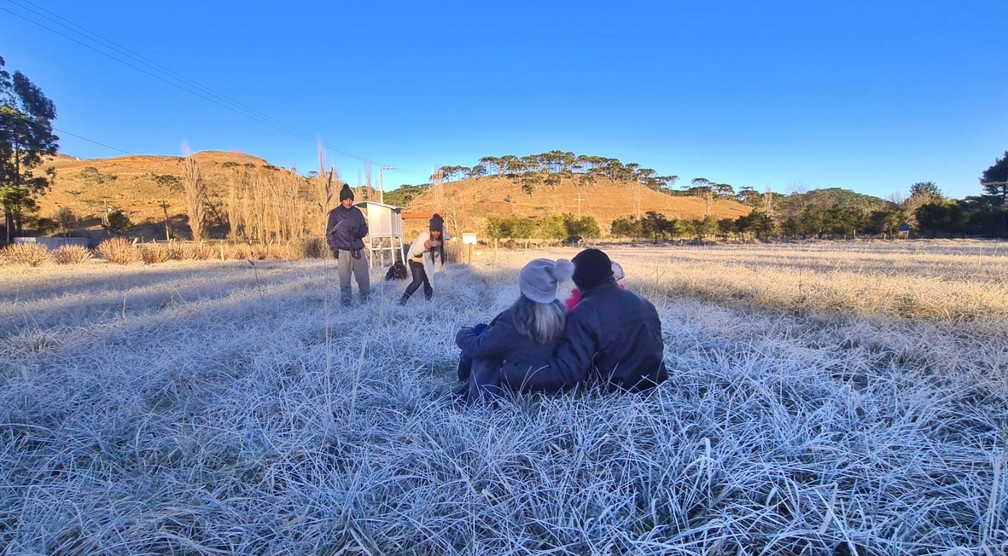 Turistas aproveitam frio em São Joaquim na manhã deste sábado  - Foto: Mycchel Legnaghi / São Joaquim Online