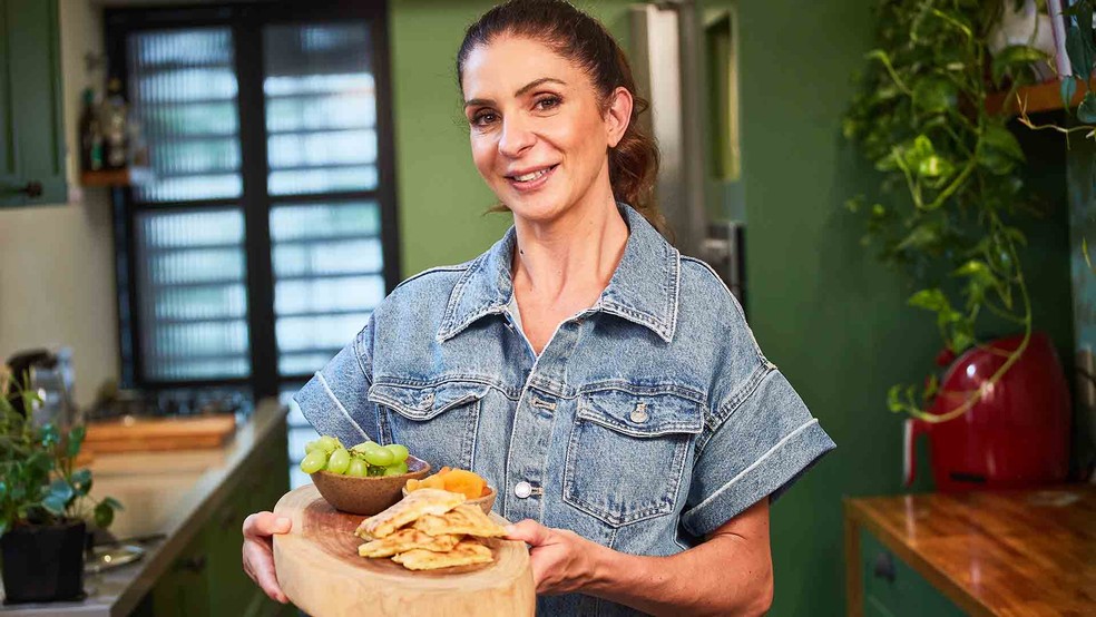 Gigi Vilela ensina receita de pão de queijo de frigideira - Foto: Rodolfo Goud/Divulgação