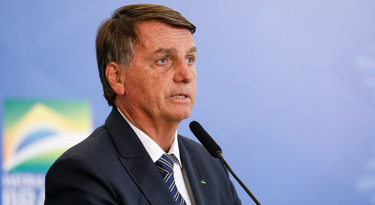 "Com todo o respeito, não é nada a quantidade para o efetivo das três Forças", disse Bolsonaro
