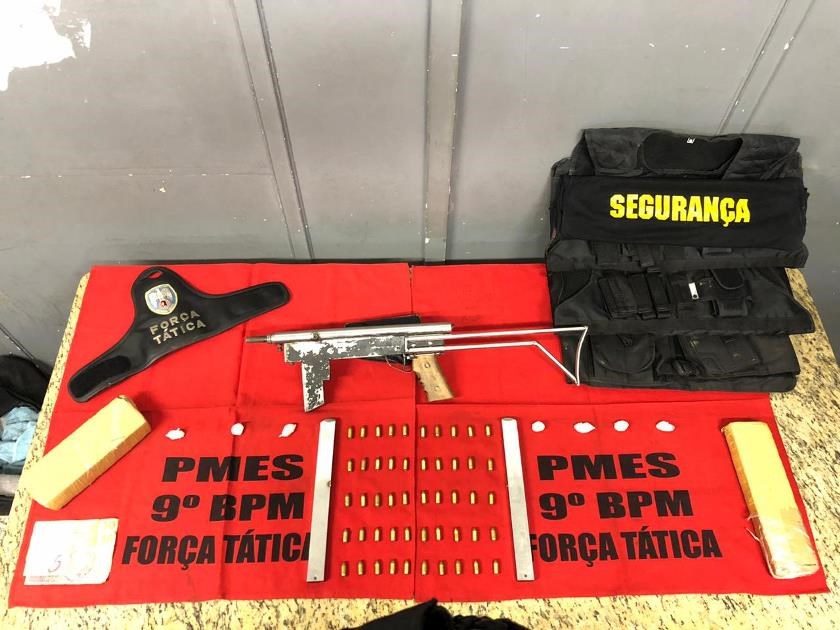 PMES - Polícia Militar apreende submetralhadora e drogas em Cachoeiro de  Itapemirim