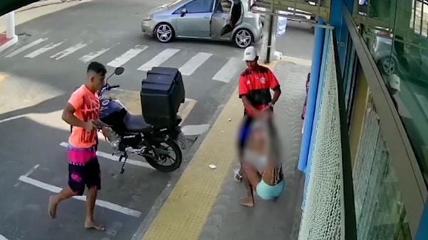 Mulher foi arrastada e jogada dentro de carro em Guarapari
