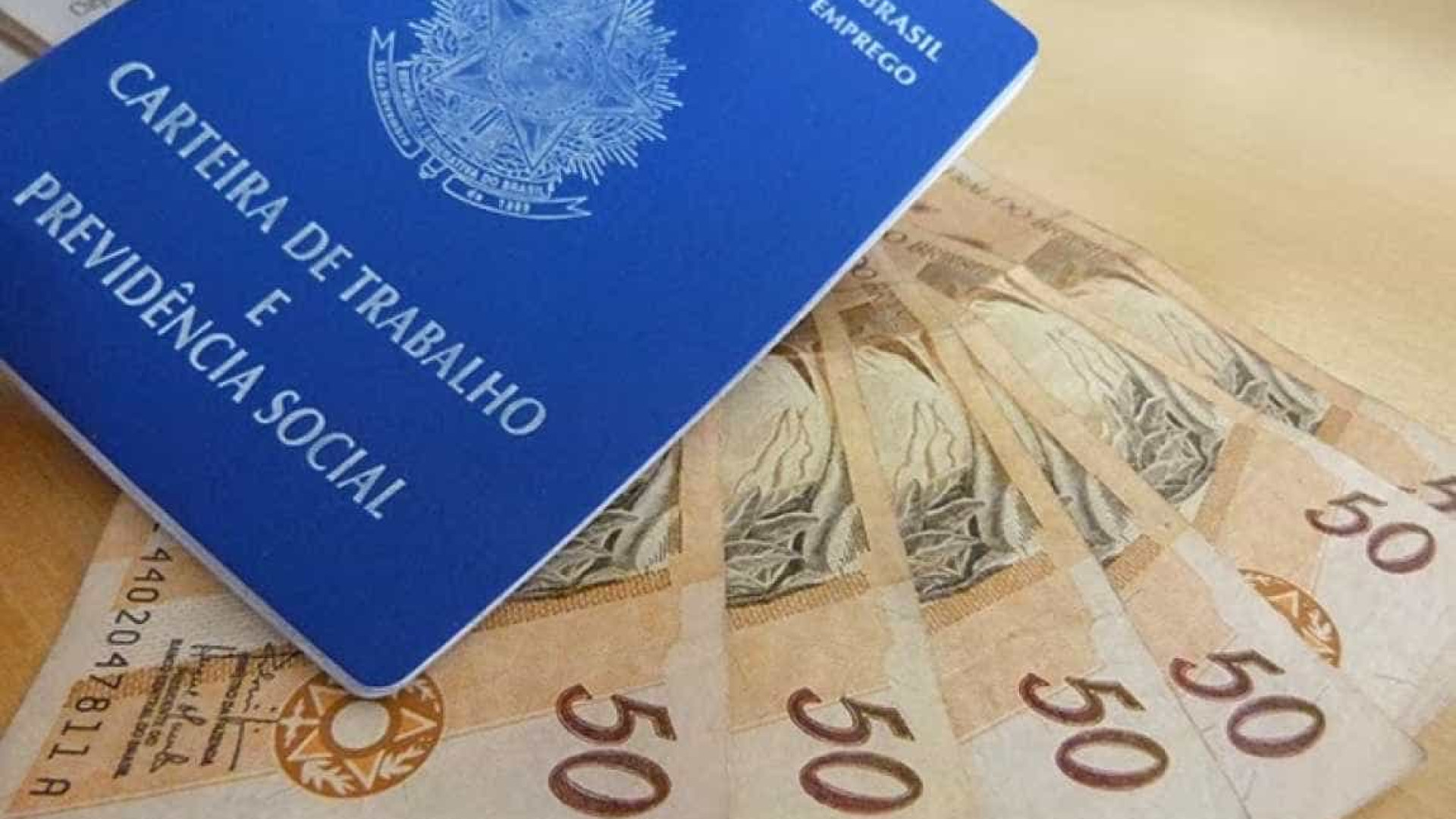 Comissão aprova Orçamento de 2023 com salário mínimo de R$ 1.320