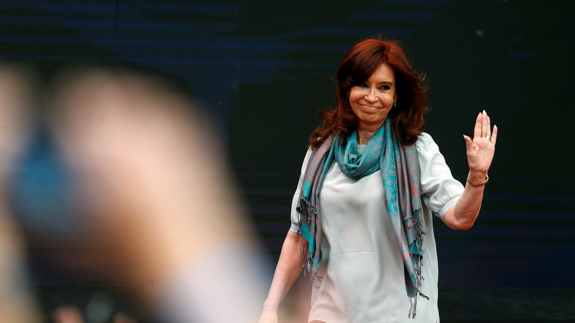 Argentina prende 3ª suspeita de atentado contra Cristina Kirchner