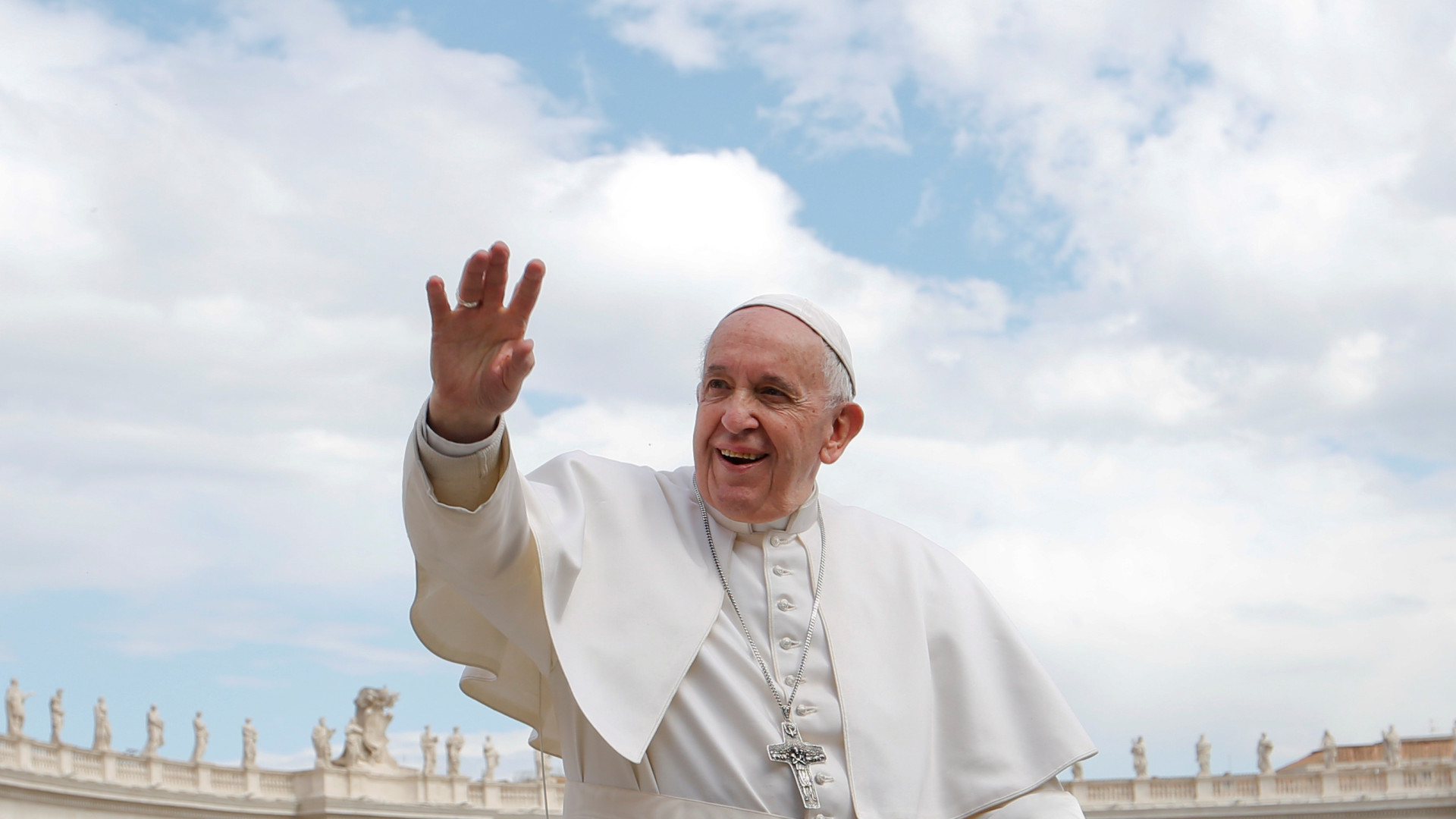 Papa Francisco tenta costurar diálogo com Islã em visita inédita ao Iraque