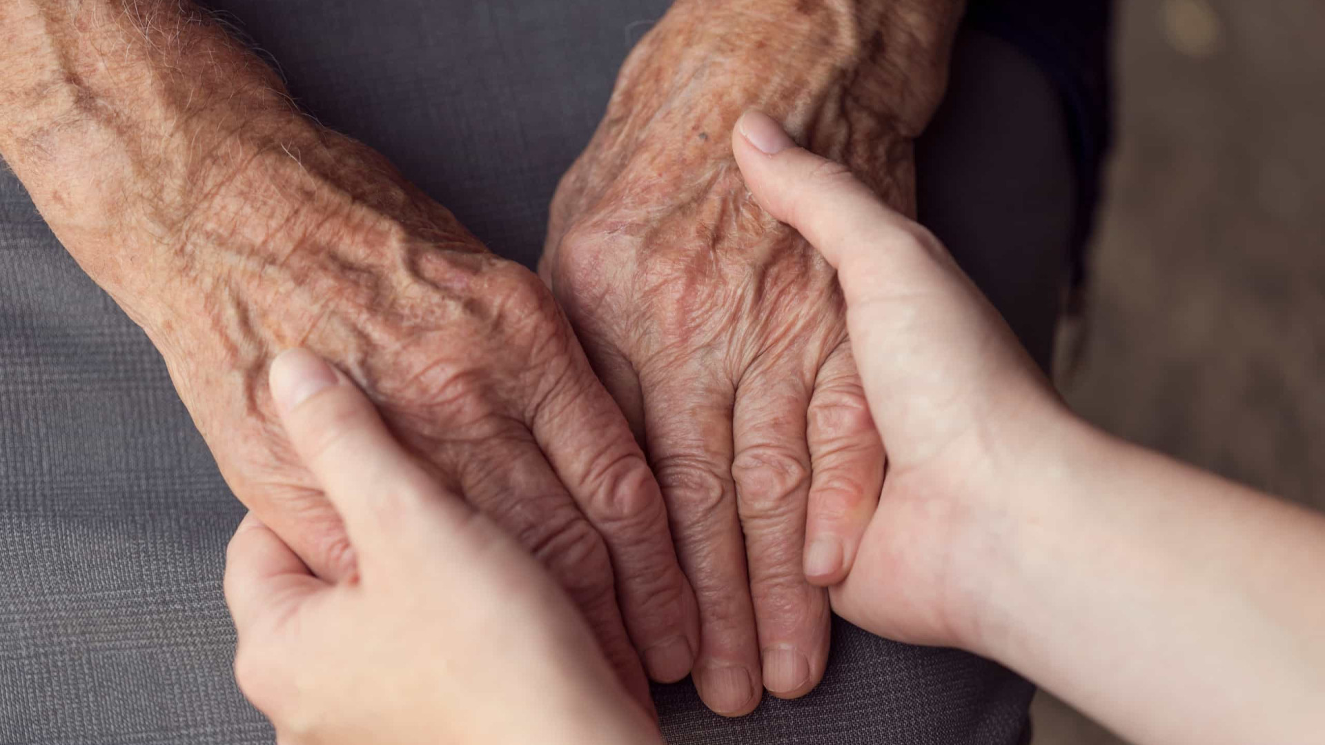 Mulher dada como morta ressuscita na funerária e morre após dois dias 