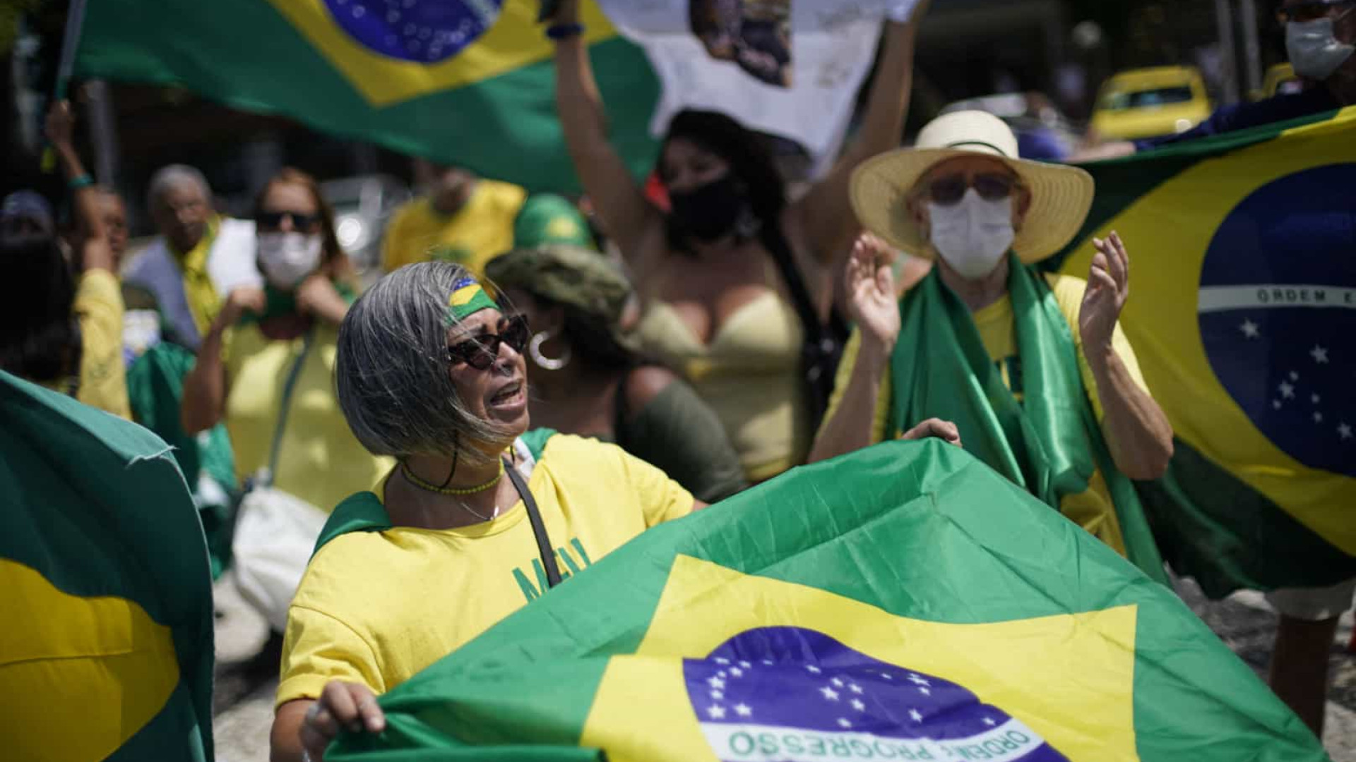 Equipe da CNN é hostilizada e expulsa de ato bolsonarista no Rio