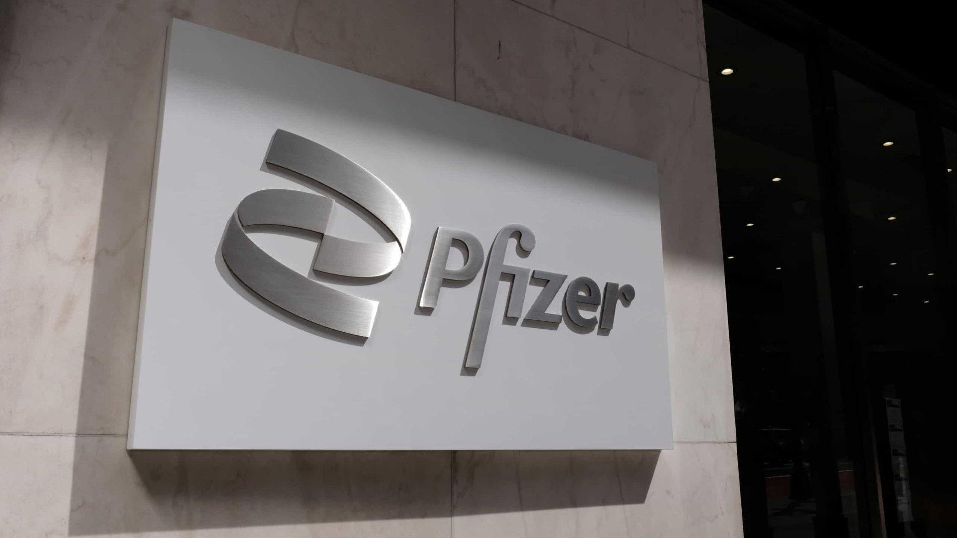 Pfizer inicia teste de medicamento contra covid-19 no Rio de Janeiro