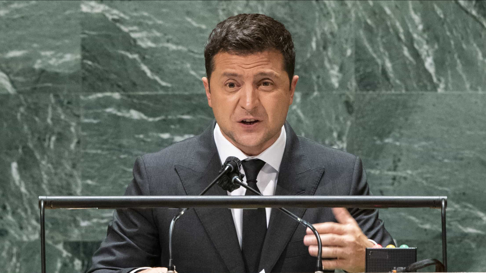 Guerra na Ucrânia precisa terminar até o inverno, diz Zelenskiy