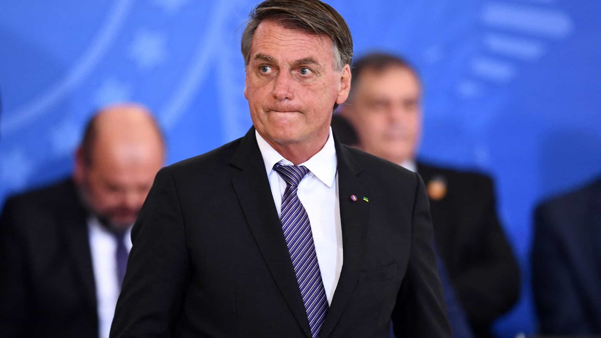 Bolsonaro pede dinheiro para o PL e para o bem do Brasil
