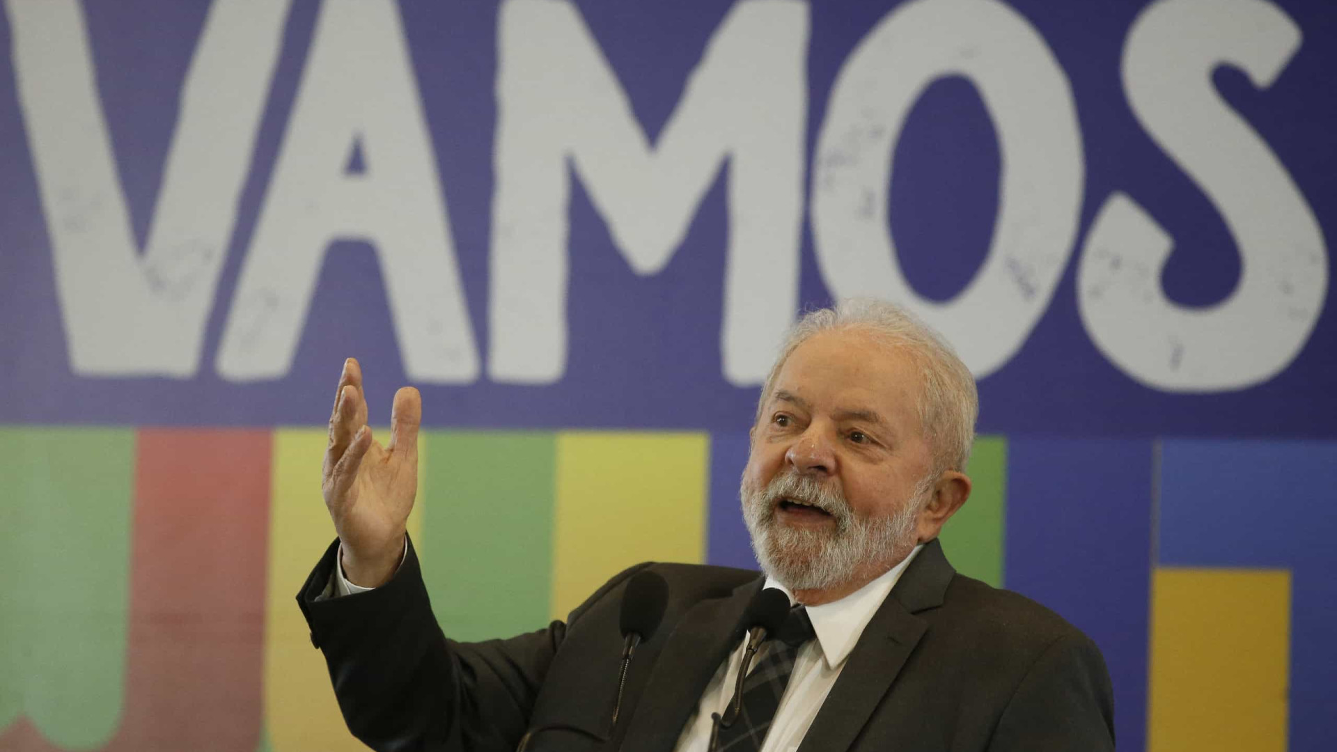 PT avalia reajuste ainda maior do salário mínimo no primeiro ano de Lula