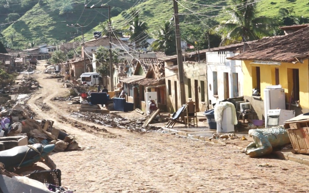 Distrito de Nova Alegria, em Itamaraju, no extremo sul da Bahia, ficou destruído após fortes chuvas - Foto: Paulo Souza/g1