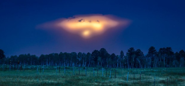 HASTINGS MESA, UFO-like sunset over Hastings Mesa, between Ridgway and Telluride Colorado , resembles a spaceship landing. (Photo by: Joe Sohm/Visions of America/Universal Images Group via Getty Images) (Foto: Universal Images Group via Getty)