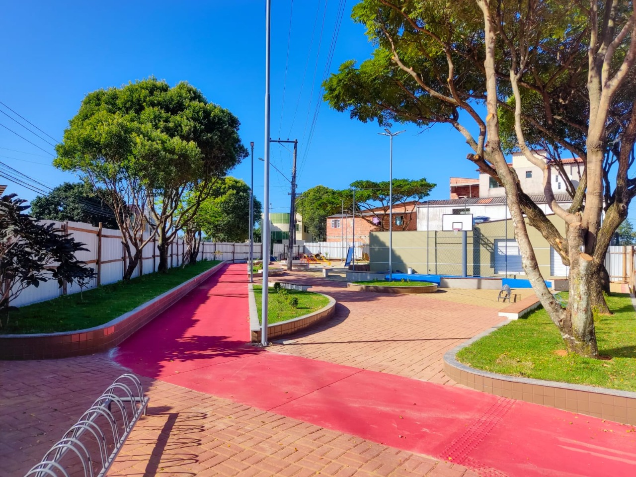 Praça será inaugurada nos próximos dias.