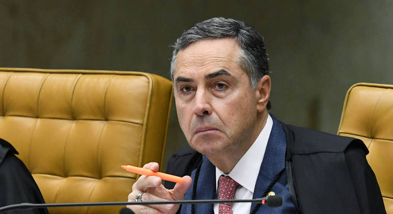 Ministro Luís Roberto Barroso durante sessão extraordinária do STF