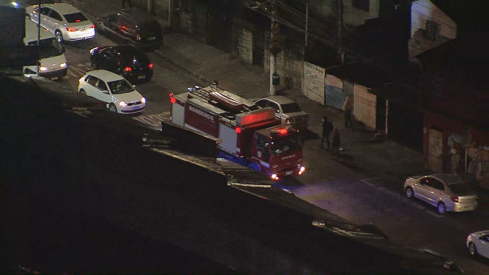 Viatura do Corpo de Bombeiros atende chamado sobre queda de helicóptero na capital paulista - Foto: Reprodução/TV Globo