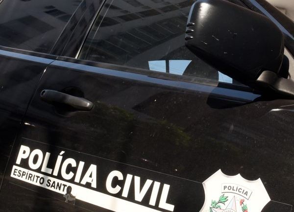 A Gazeta | Policial e filho são presos após jovem usar viatura para visitar  namorada no ES
