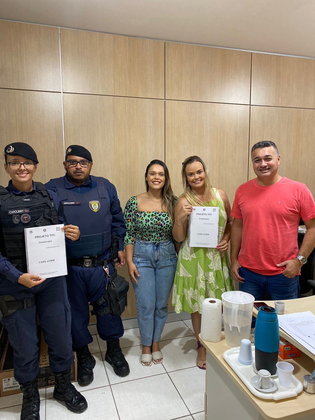 Foto da notícia: Cadela Luna do Canil da GCM participa de atendimentos Clínica de Saúde Mental