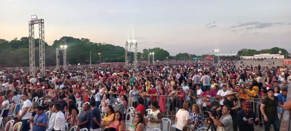 Multidão acompanhou a cerimônia de beatificação de Menina Benigna - Foto: Claudiana Mourato