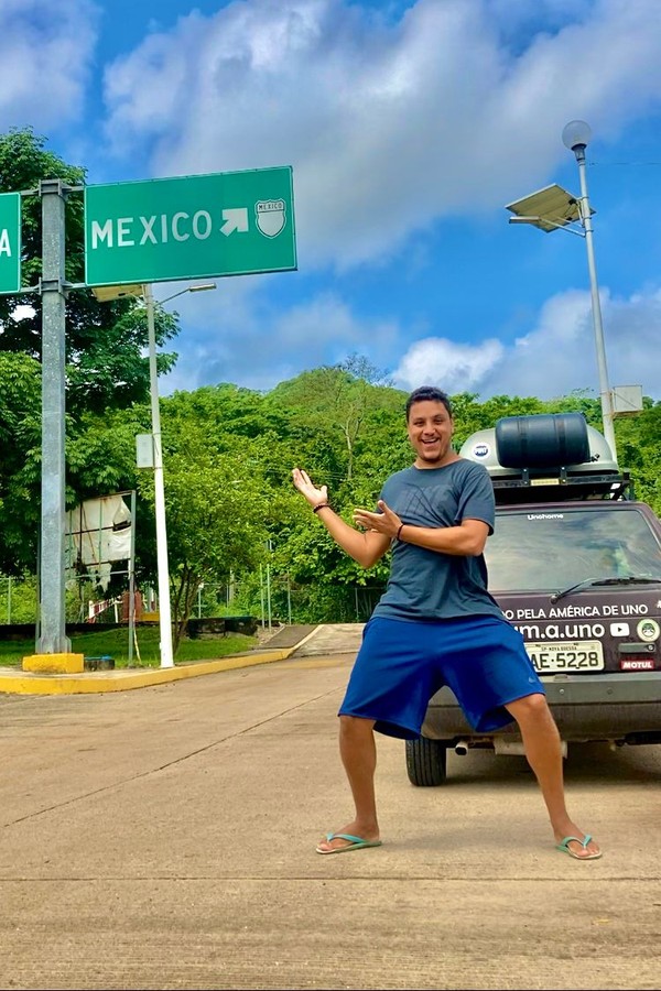 Luiz Torelli na chegada no México, na América Central (Foto: Arquivo Pessoal/Reprodução)